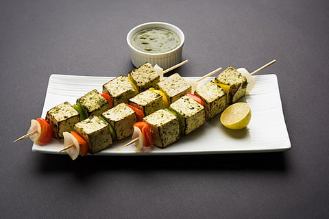 From paneer bhurji to grilled tandoori paneer, these recipes keep weight loss meals satisfying.