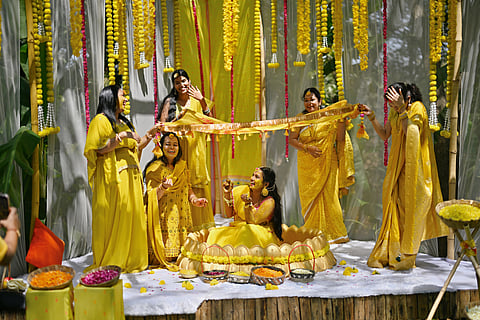 Choosing what colour to wear to an Indian wedding does not have to be stressful. Here is a guide to the best wedding guest outfit colours for every ceremony.