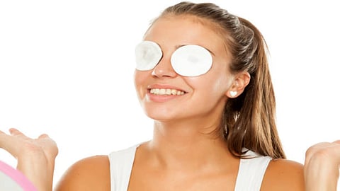 If you had a stressful night, had too much alcohol the previous night, had too much salt in your diet, it can lead to puffiness under the eyes. 