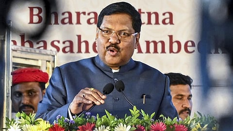 സുപ്രീം കോടതിയില്‍ ഷൂ എറിയാന്‍ ശ്രമം