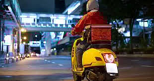 വേണ്ടത്ര രേഖകളില്ല: ഇന്ത്യക്കാർ അടക്കം 171 പേർ പിടിയിൽ 