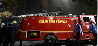ഡൽഹിയിൽ ആനന്ദ് നഗർ മെട്രോ സ്റ്റാഫ് ക്വാട്ടേഴ്‌സിൽ തീപിടിത്തം