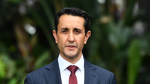 മന്ത്രി അവധിക്കാലം ആഘോഷിക്കുന്നു; പിന്തുണച്ച്  പ്രീമിയർ 