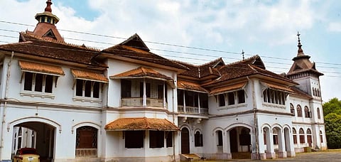 കവടിയാർ കൊട്ടാരത്തിൽ വൻ കവർച്ച