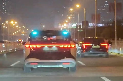 Hundreds of Apollo Go Cars Strand Passengers
