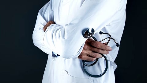 Issues of FMGs include issuing final registration certificate to those completed 1 year internship and rectifying the internship allotment order of  juniors who have completed their compensatory classes. (Representational image: Unsplash)