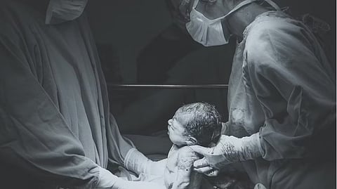 The woman, Pooja Saini, died due to excessive bleeding after the surgery, which was conducted by Rehana Parveen, a practitioner falsely claiming to hold a Bachelor of Naturopathy and Yoga Science degree—an academic qualification that does not authorise individuals to conduct surgical procedures