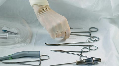 An image of a surgery table.