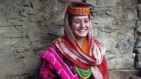 Image of a Pakistani girl wearing a traditional outfit.