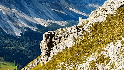 Image of a mountainous region.