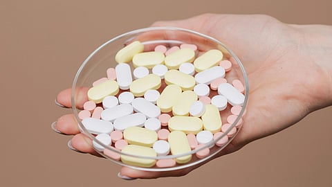 Image of tablets of different types and sizes in a petri dish.