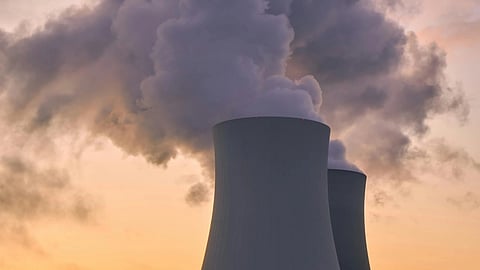 Image of industry showing pollution.