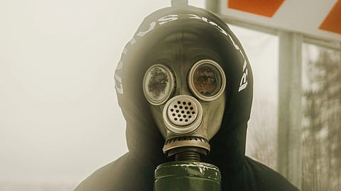 An image of a person wearing filteration mask.