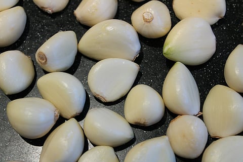 Peeled Garlic