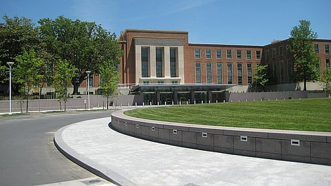 The main entrance of FDA’s Building 1, which houses the Commissioner’s and Senior Staff’s offices. The FDA campus is located at 10903 New Hampshire Ave., Silver Spring, MD 20993.