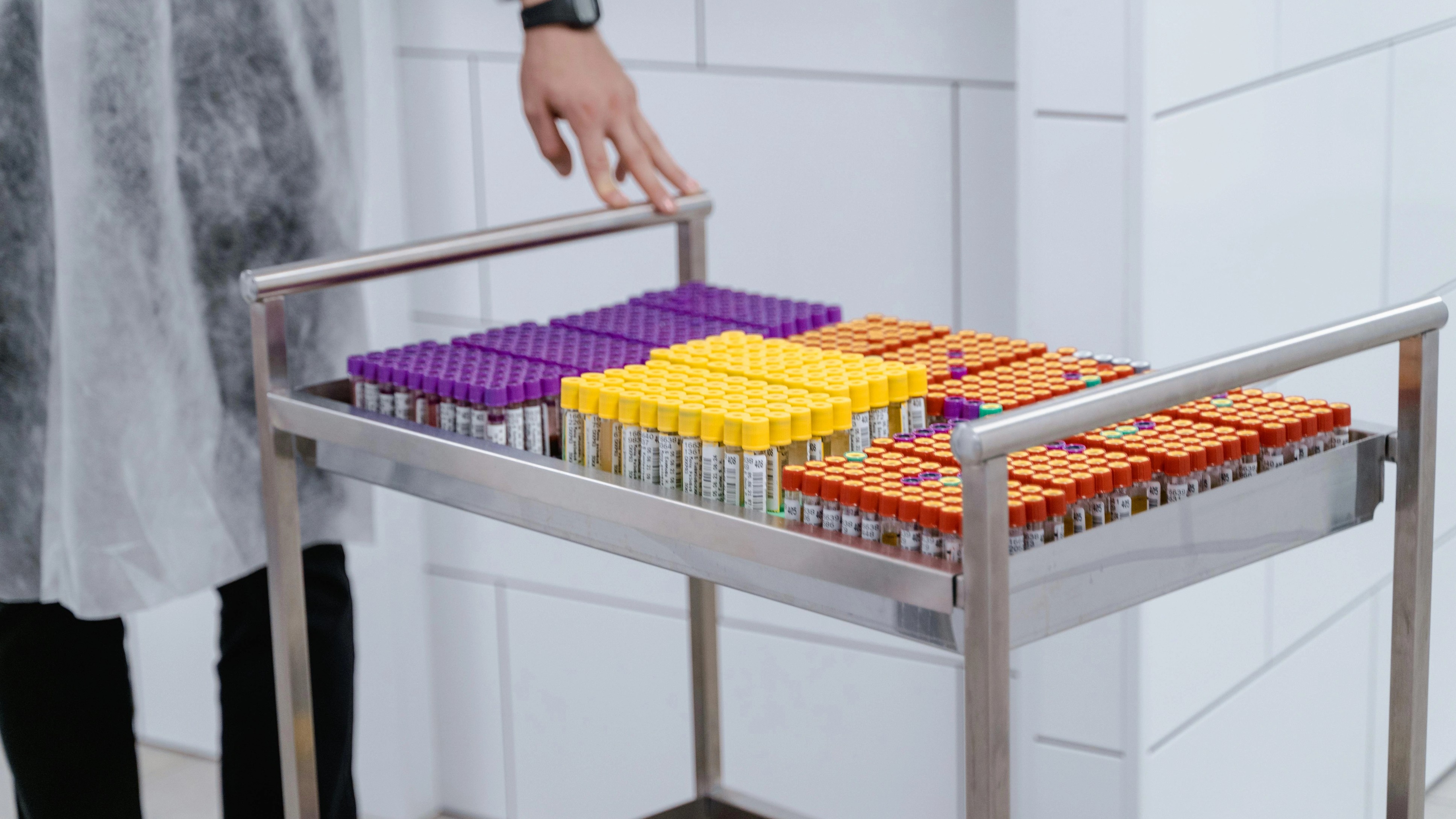 Lab test tubes kept together.