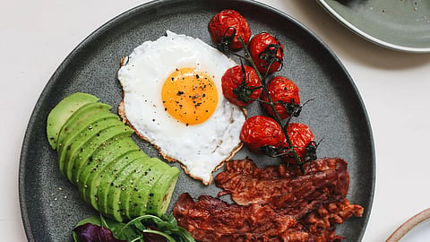 Low carb, protein rich food served in a plate.