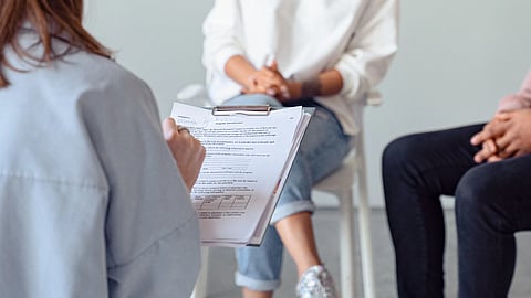 psychology giving psychotherapy session