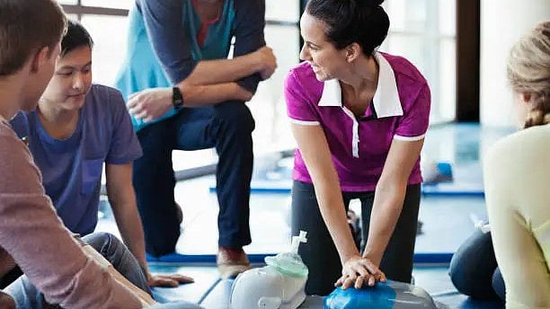 Bystanders Less Likely to Give Women CPR : Research