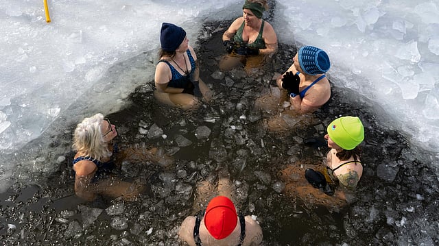 Ice Bath Benefits, Risks and Safety: What Science Says