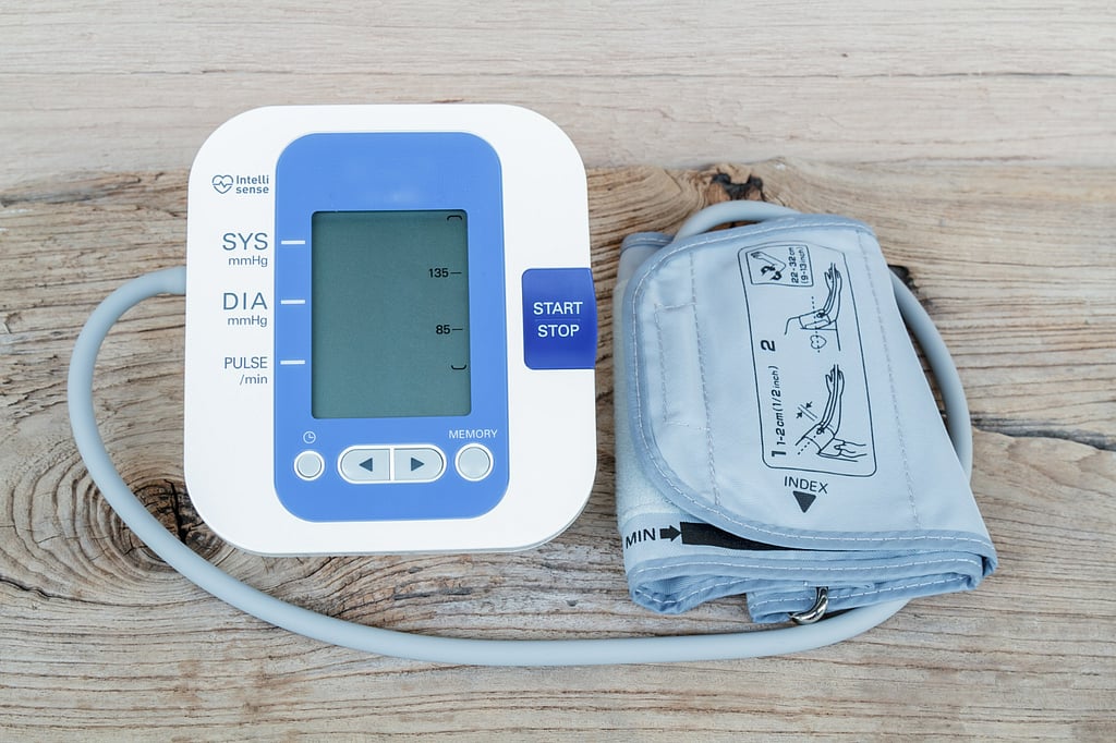Manual vs Digital BP Monitors: Which Is More Accurate at Home?