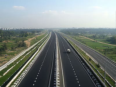 Ganga Expressway Construction Speeds Ahead Between Meerut and Prayagraj