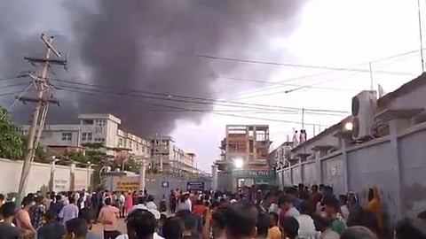 নরসিংদীতে প্রাণ ইন্ডাস্ট্রিয়াল পার্কের ভবনে আগুন
