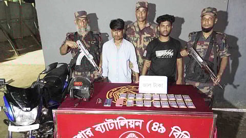 বেনাপোল সীমান্তে জাল নোটসহ ২ যুবক আটক