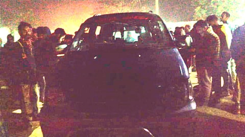 সিআইডির গাড়ি ভাঙচুর, আসামি নিয়ে পালাল স্থানীয়রা