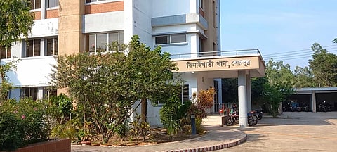 ভালবাসা দিবসে স্কুলছাত্রী ধর্ষণ, লজ্জায় মায়ের বিষপান 