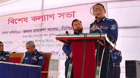 আমাদের ওপর আক্রমণ করবেন না, আমাদের কাজ করতে দেন -আইজিপি