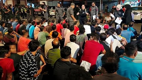 মালয়েশিয়ায় অভিযানে ১৬৫ বাংলাদেশি আটক