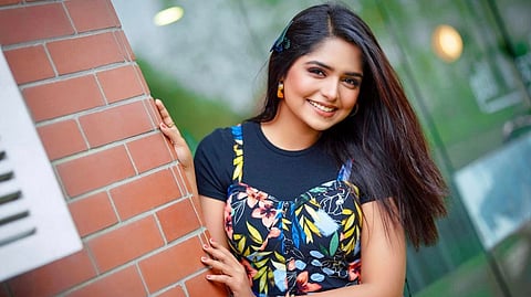 অনন্য ইতিহাস গড়লেন ছোট পর্দার জনপ্রিয় অভিনেত্রী হিমি