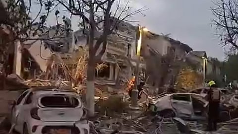 মধ্য ইসরাইলে সরাসরি আঘাত হানল ইরানি ক্ষেপণাস্ত্র, বহু হতাহত