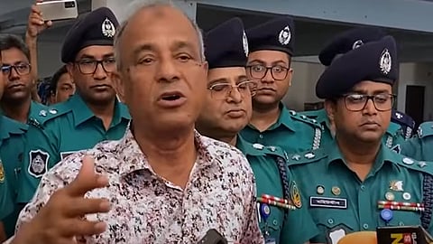 বাংলাদেশে পাচারের জন্যই ফেনসিডিল তৈরি করে ভারত: স্বরাষ্ট্র উপদেষ্টা