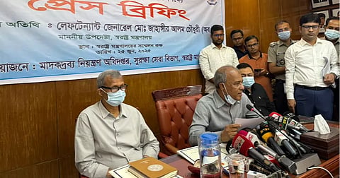 শুধু মাদকের বাহকদের নয়, গডফাদারদেরও ধরতে হবে: স্বরাষ্ট্র উপদেষ্টা
