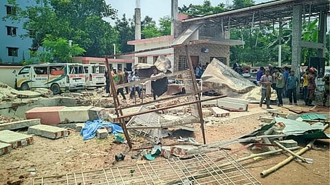 রংপুরে ফিলিং স্টেশনে বিস্ফোরণে নিহত ১, আহত ২০