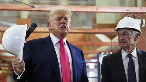 মার্কিন কেন্দ্রীয় ব্যাংক প্রধানের সঙ্গে ট্রাম্পের উত্তপ্ত বাক্য বিনিময়