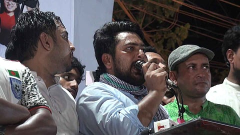 ফ্যাসিস্ট সাবেক রাষ্ট্রপতি বাংলাদেশেকে শেখ হাসিনার হাতে তুলে দিয়েছিলেন: নাহিদ