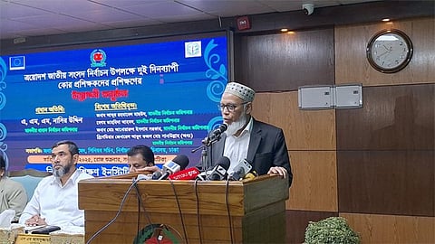 নির্বাচন কর্মকর্তাদের জুতার মালা ও জেলের কথা মনে করিয়ে দিলেন ইসি আব্দুর রহমানেল মাছউদ