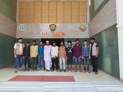 আদাবরে পুলিশ সদস্যের উপর হামলার ঘটনায় নেতৃত্ব দেওয়া কবজি কাটা গ্রুপের দুই ভাইসহ নয়জন গ্রেফতার