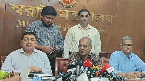 দুর্গাপূজায় মদ-গাজার আসর বসানো যাবে না: স্বরাষ্ট্র উপদেষ্টা