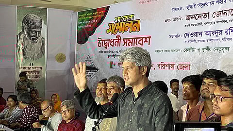 রাষ্ট্রীয় নীতি দেশের খেটে খাওয়া মানুষের পক্ষে থাকতে হবে, একক মত চাপিয়ে দেয়া যাবে না: জোনায়েদ সাকি