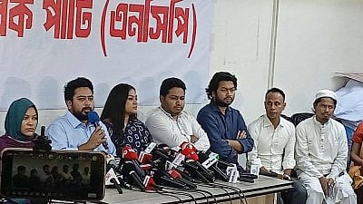 আখতার হোসেনের ওপর হামলা বিচ্ছিন্ন ঘটনা নয়: নাহিদ ইসলাম