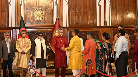 দুর্গাপূজা উপলক্ষে হিন্দু ধর্মাবলম্বীদের সঙ্গে রাষ্ট্রপতির শুভেচ্ছা বিনিময়

