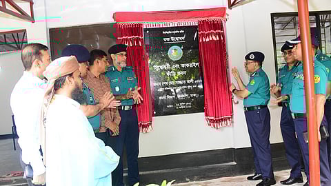 সিদ্ধেশরী ও কাকরাইল ফাঁড়ি ভবনের শুভ উদ্বোধন করলেন ডিএমপি কমিশনার