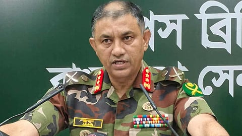 সাবেক ও বর্তমান ২৫ সেনা কর্মকর্তার পরোয়ানার কপি এখনো হাতে পায়নি সেনাসদর