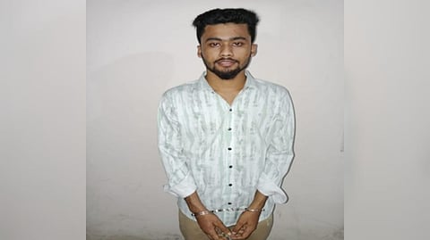 নিষিদ্ধ ঘোষিত পটুয়াখালী জেলা ছাত্রলীগ নেতা মোঃ মিরাজ খান গ্রেফতার 