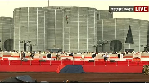 জাতীয় সঙ্গীতের মধ্য দিয়ে শুরু হলো জুলাই সনদ স্বাক্ষরের আনুষ্ঠানিকতা