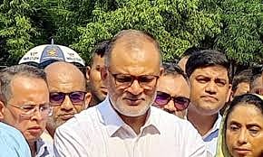 ২ দিনের ফ্লাইট বিপর্যয়ের মাশুল মওকুফ করবে সরকার: বাণিজ্য উপদেষ্টা
